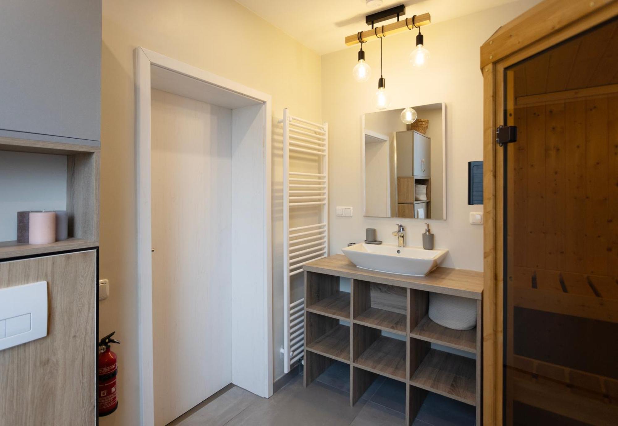 Huge Apartment With Sauna And Free Parking Duisburg Exterior photo