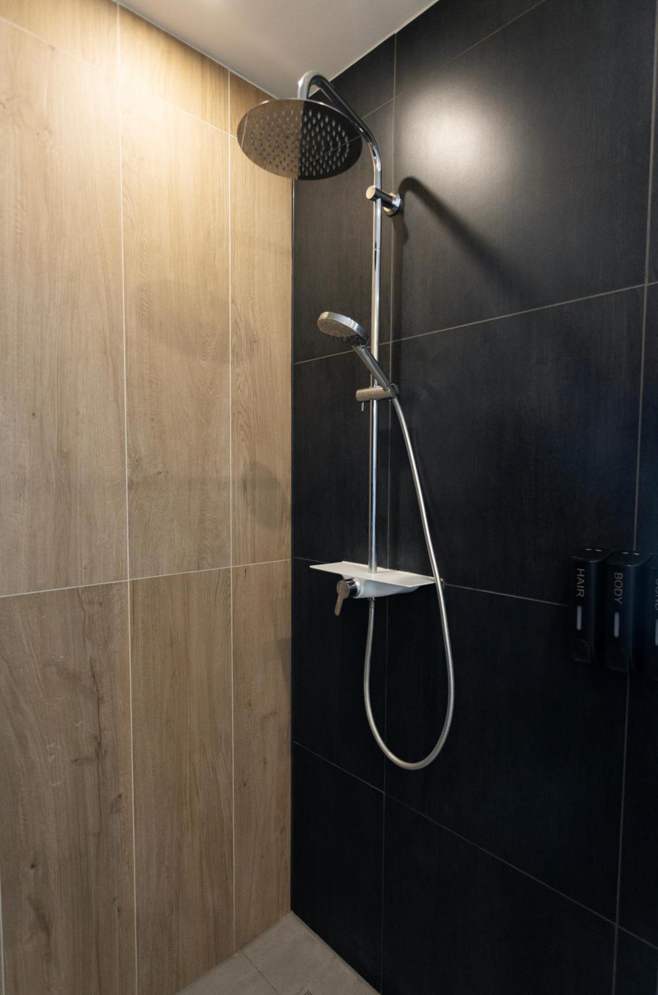 Huge Apartment With Sauna And Free Parking Duisburg Exterior photo